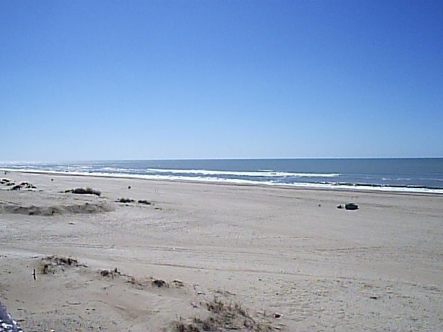 Descubrí dos destinos de playa únicos: Mar Azul y Pehuen Có