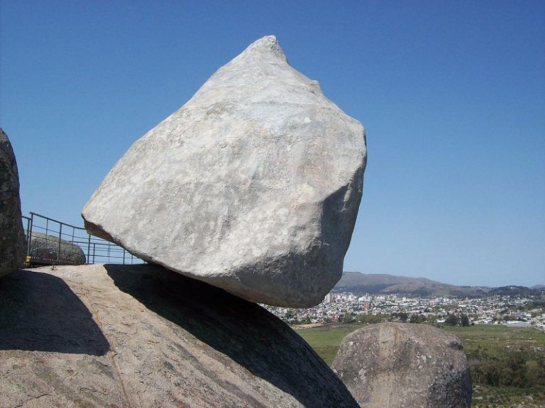 Hace 106 años se caía la mítica Piedra Movediza de Tandil