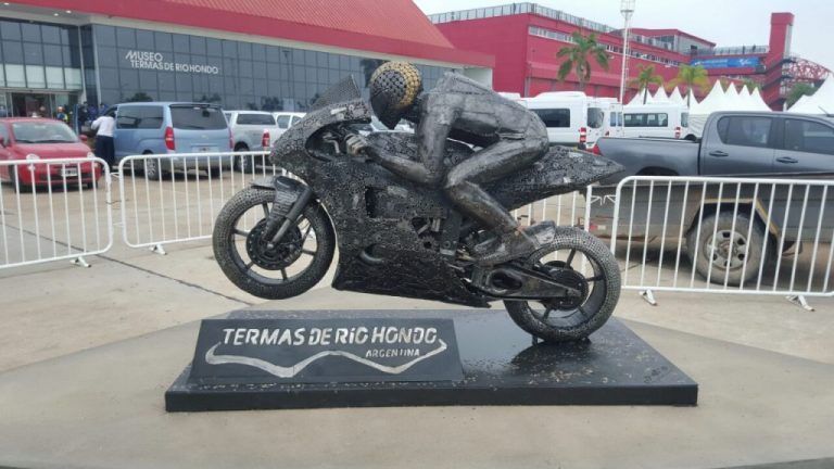 El piloto de Moto GP, Valentino Rossi,  fue homenajeado en Termas de Río Hondo