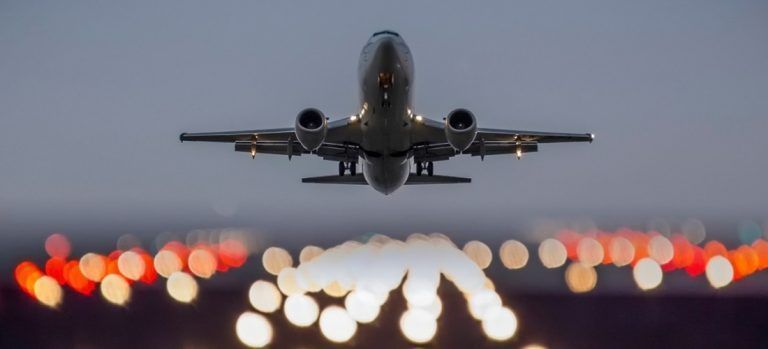 Vuelven hoy vuelos a la Argentina tras 7 meses. Cuáles serán los requisitos