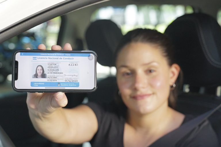   TU LICENCIA NACIONAL DE CONDUCIR DIGITAL EN TU TELÉFONO