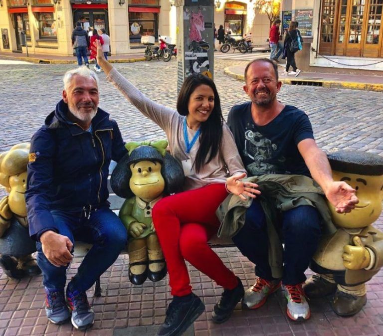 Joy of Buenos Aires: La guía bilingüe ideal para viajeros que hablan inglés